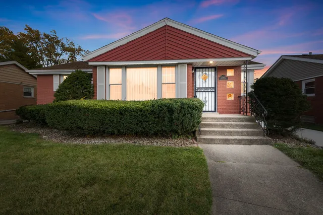 $230,000 | 15607 Gouwens Lane, South Holland, IL 60473