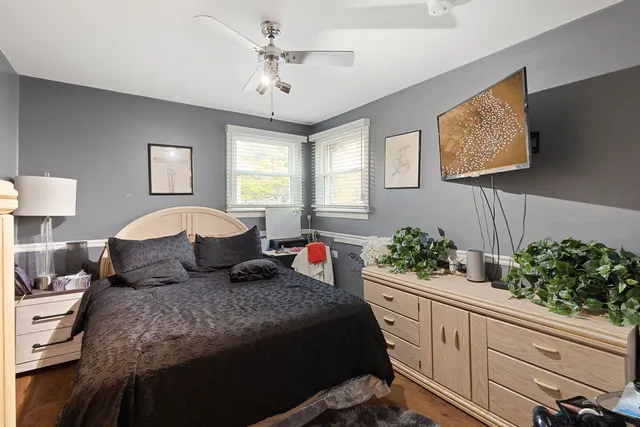 $230,000 | 15607 Gouwens Lane, South Holland, IL 60473