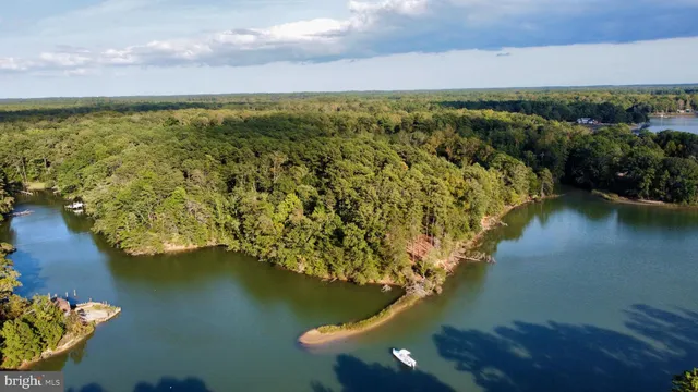 $850,000 | 27-56a Peake Road, Weems, VA 22576