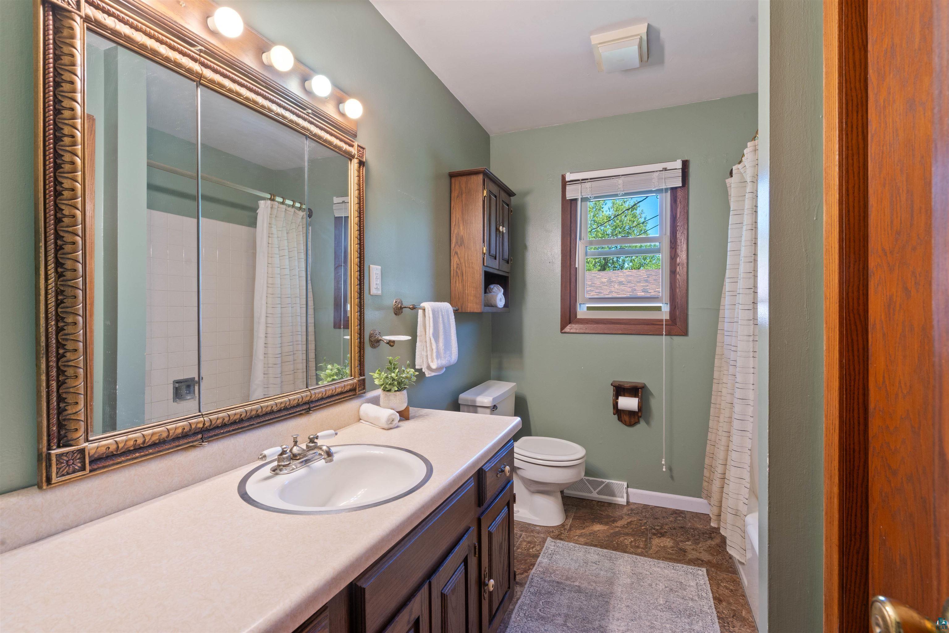 3304 Hutchinson Road Duluth, MN 55811 - Photo 18 of 39