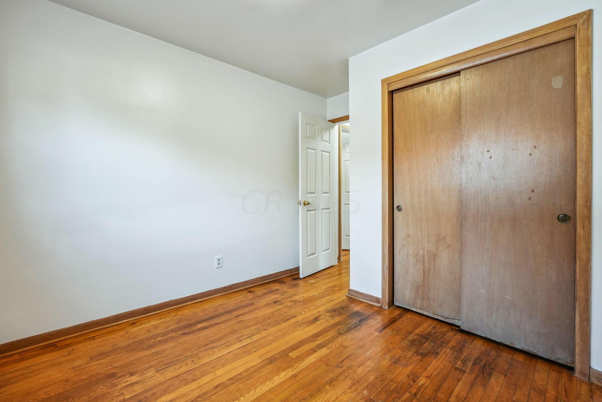 1611 Sale Road Columbus, OH 43224 - Photo 17 of 33 11-web-or-mls-1611-sale-rd