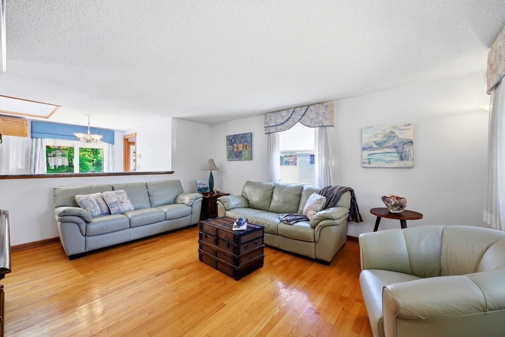29 Hudson Street Springfield, MA 01118 - Photo 11 of 32