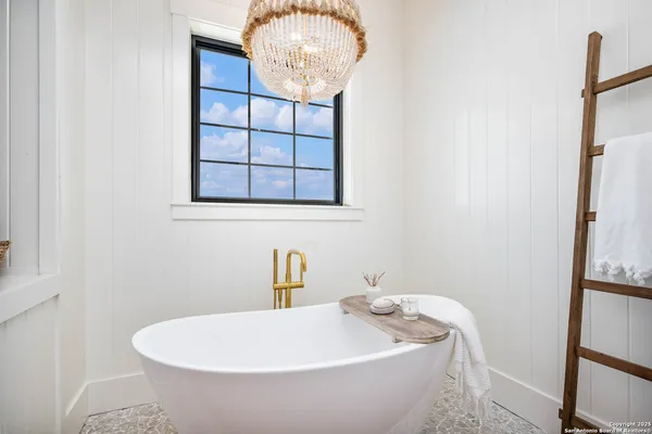 $5,000 | 324 Ridge Point, Spring Branch, TX 78070