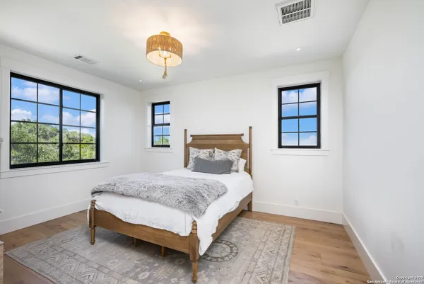 $5,000 | 324 Ridge Point, Spring Branch, TX 78070