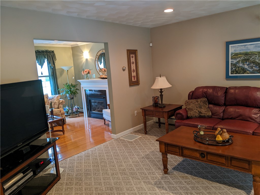 177 Thunder Trail Cranston, RI 02921 - Photo 8 of 31 Opened to Fam Rm