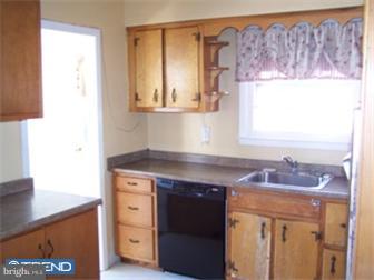 1513 Ashton Road Havertown, PA 19083 - Photo 6 of 12 Kitchen