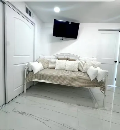 $4,000 | 1433 Northeast 53rd Court, Pompano Beach, FL 33064