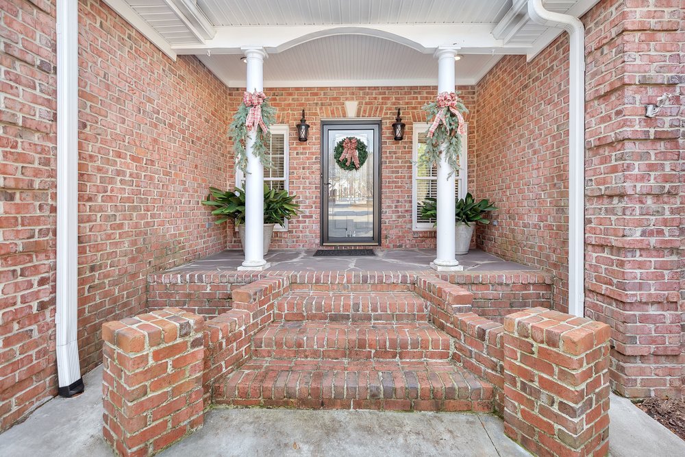 114 Augusta National Anderson, SC 29621 - Photo 2 of 50