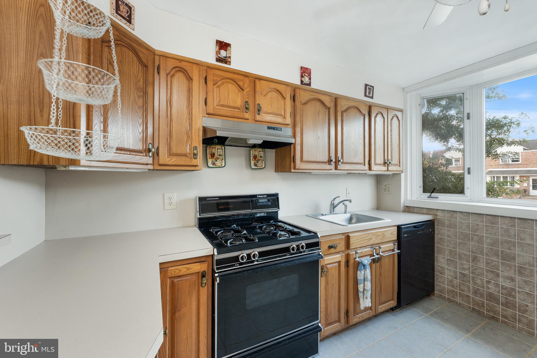 4137 Fairdale Road Philadelphia, PA 19154 - Photo 11 of 29 Gallery Image 11