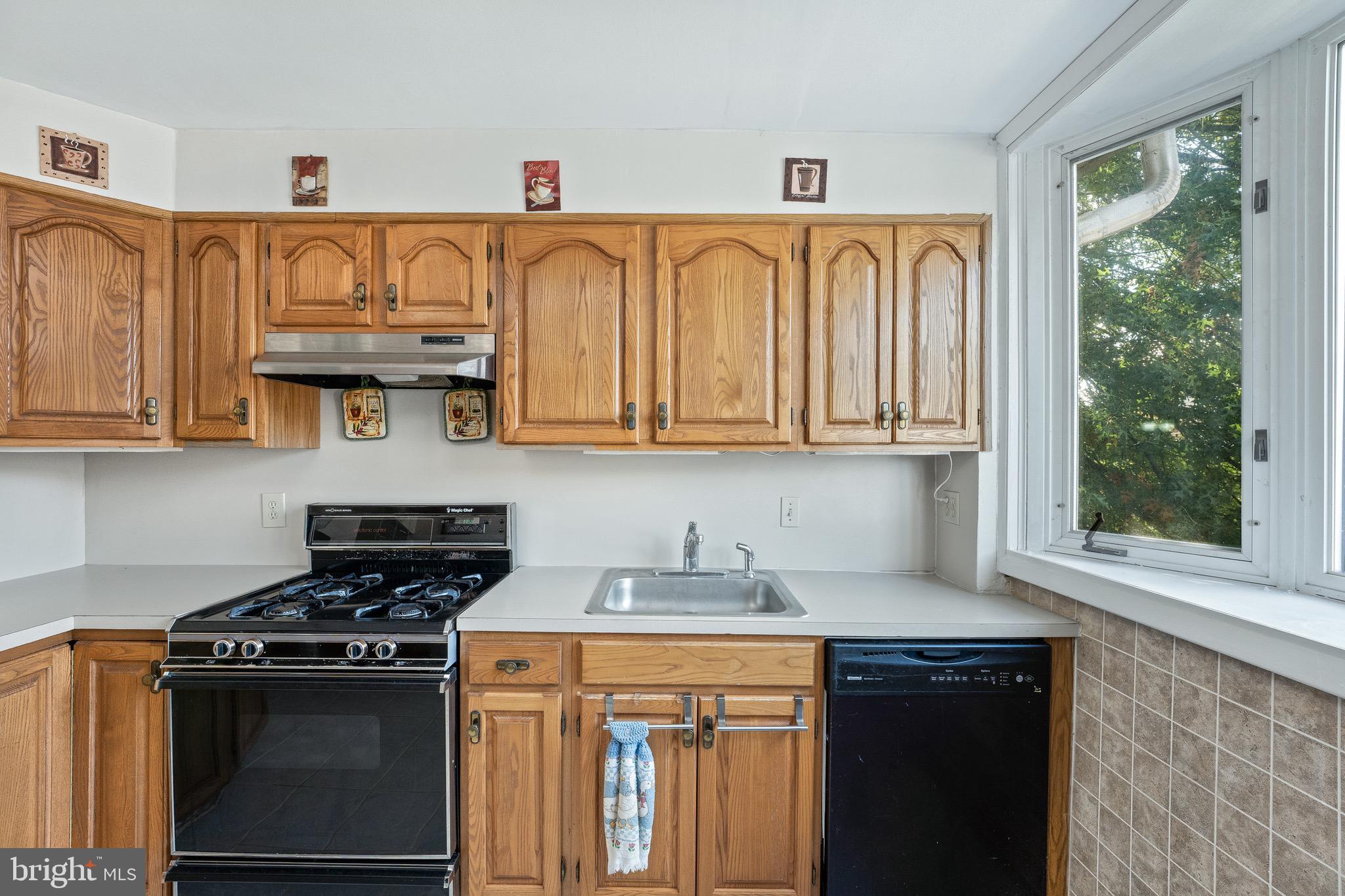 4137 Fairdale Road Philadelphia, PA 19154 - Photo 13 of 29 Gallery Image 13