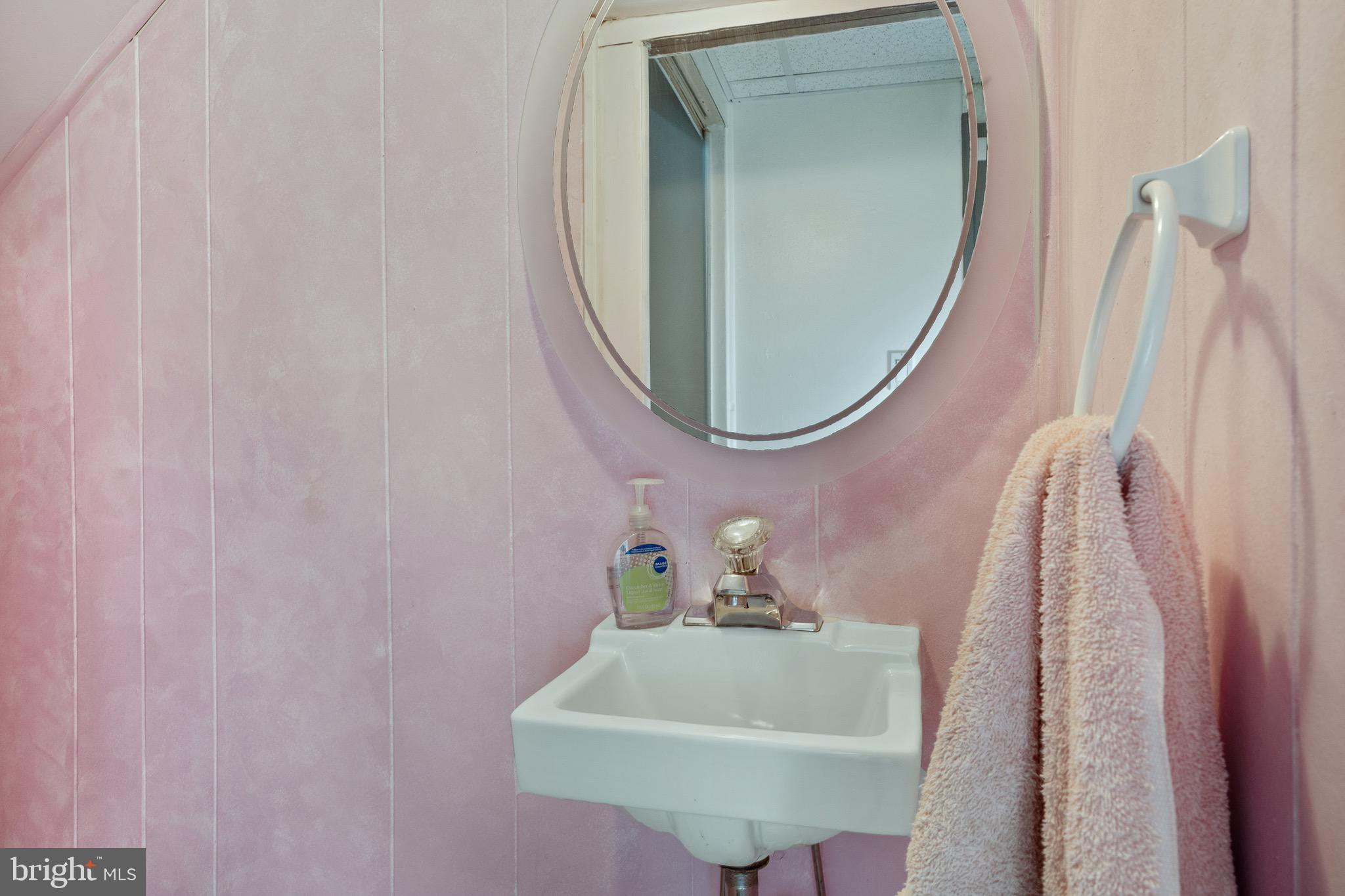 4137 Fairdale Road Philadelphia, PA 19154 - Photo 26 of 29 Powder Room