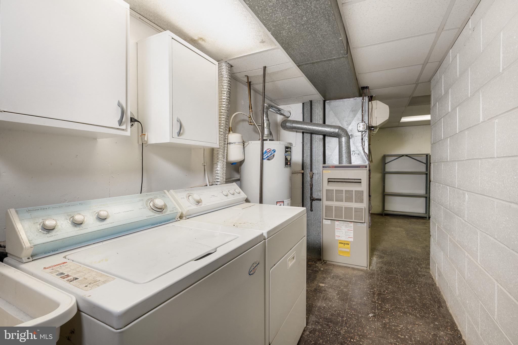 4137 Fairdale Road Philadelphia, PA 19154 - Photo 27 of 29 Laundry