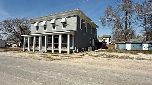 $599,000 | 102 East 3 Street, Linwood, KS 66052