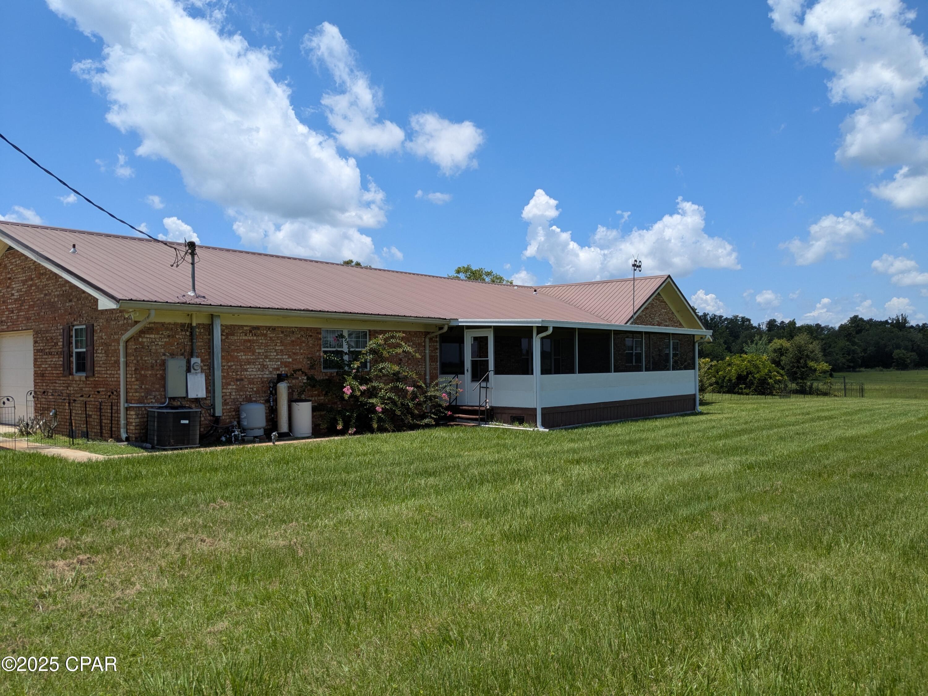 3484 Peanut Road Cottondale, FL 32431 - Photo 4 of 22 Gallery Image 4