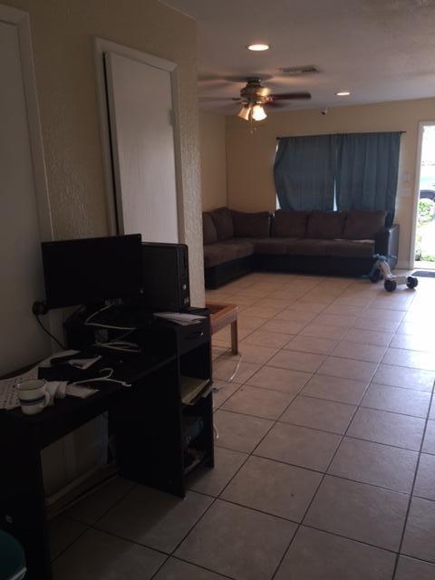 812 Southwest 3rd Court Delray Beach, FL 33444 - Photo 4 of 17 812 SW 3rd Ct #8