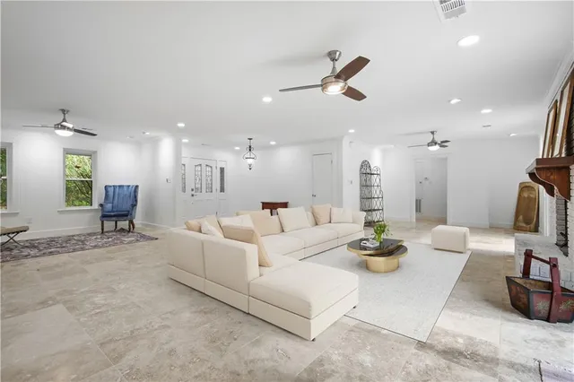 $395,000 | 20200 Narrow Road, Covington, LA 70435