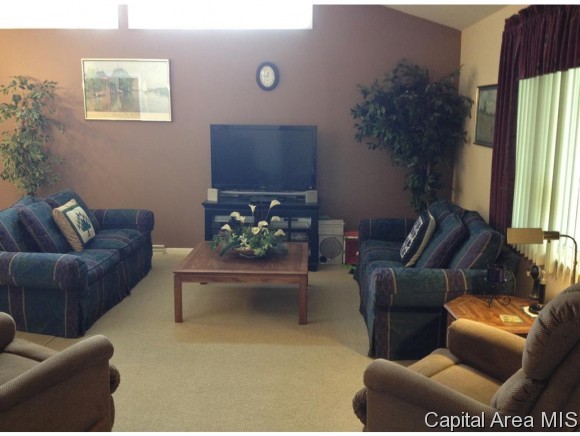 845 North Oxford Road Springfield, IL 62702 - Photo 3 of 24