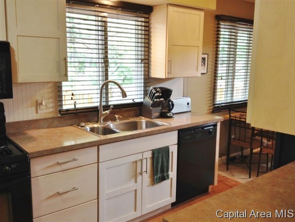 845 North Oxford Road Springfield, IL 62702 - Photo 4 of 24