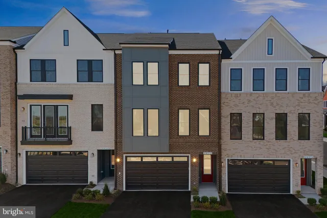 $795,526 | 44510 Lowestoft Square, Ashburn, VA 20147