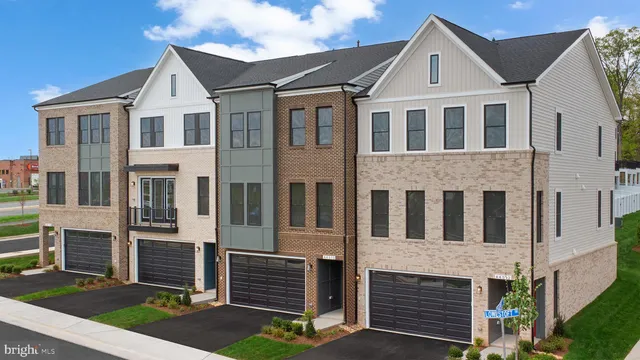 $795,526 | 44510 Lowestoft Square, Ashburn, VA 20147