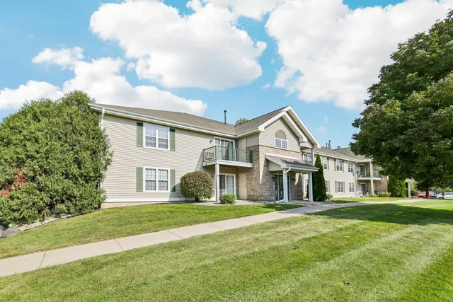 $197,900 | 201 Kearney Way, Unit 102, Waunakee, WI 53597