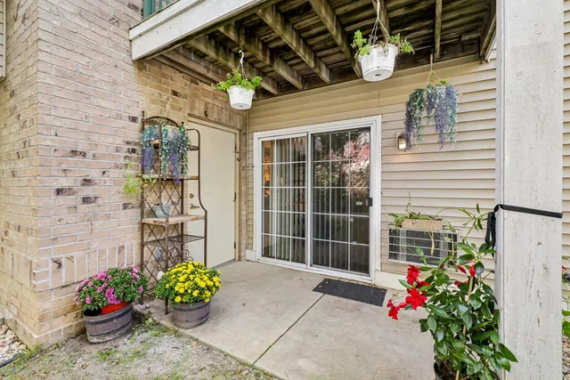 $197,900 | 201 Kearney Way, Unit 102, Waunakee, WI 53597