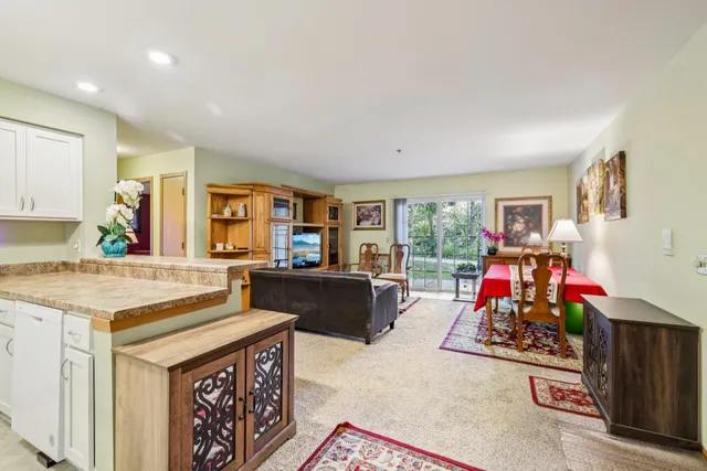 $197,900 | 201 Kearney Way, Unit 102, Waunakee, WI 53597