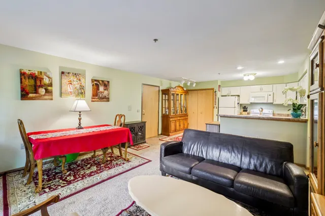 $197,900 | 201 Kearney Way, Unit 102, Waunakee, WI 53597