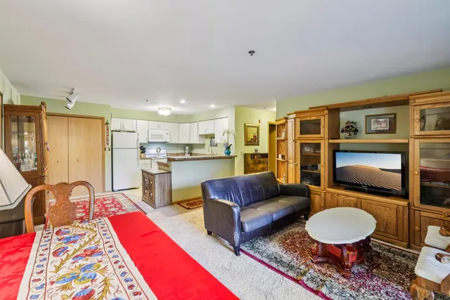 $197,900 | 201 Kearney Way, Unit 102, Waunakee, WI 53597