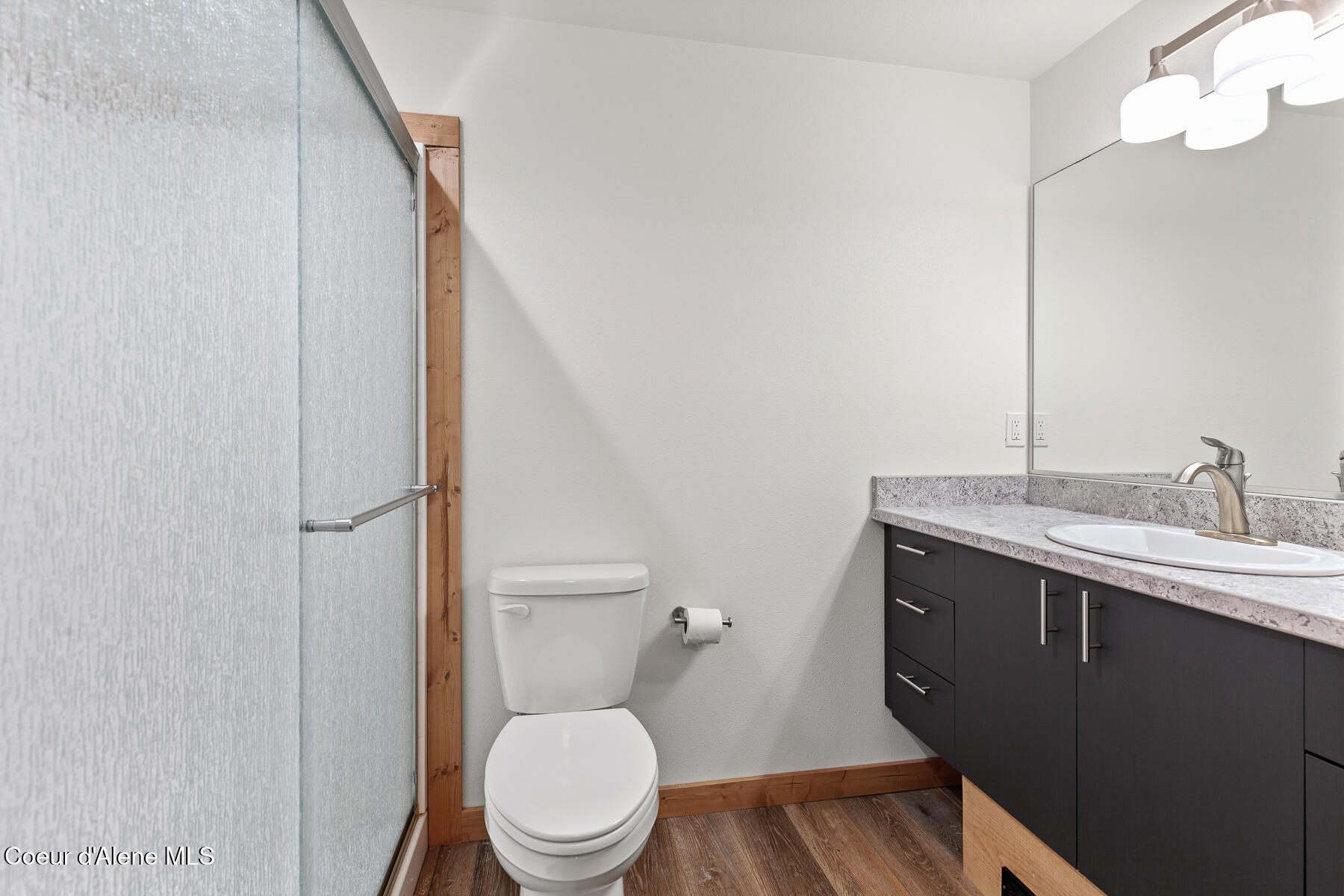 672 Hopkins Road Sandpoint, ID 83864 - Photo 41 of 67 Bathroom 3