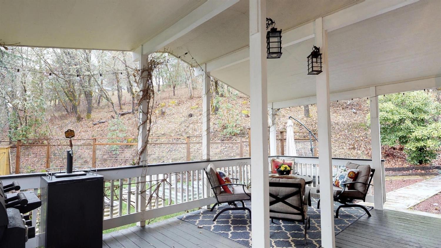 4114 Upper River Road Grants Pass, OR 97526 - Photo 21 of 24 Covered Front Porch