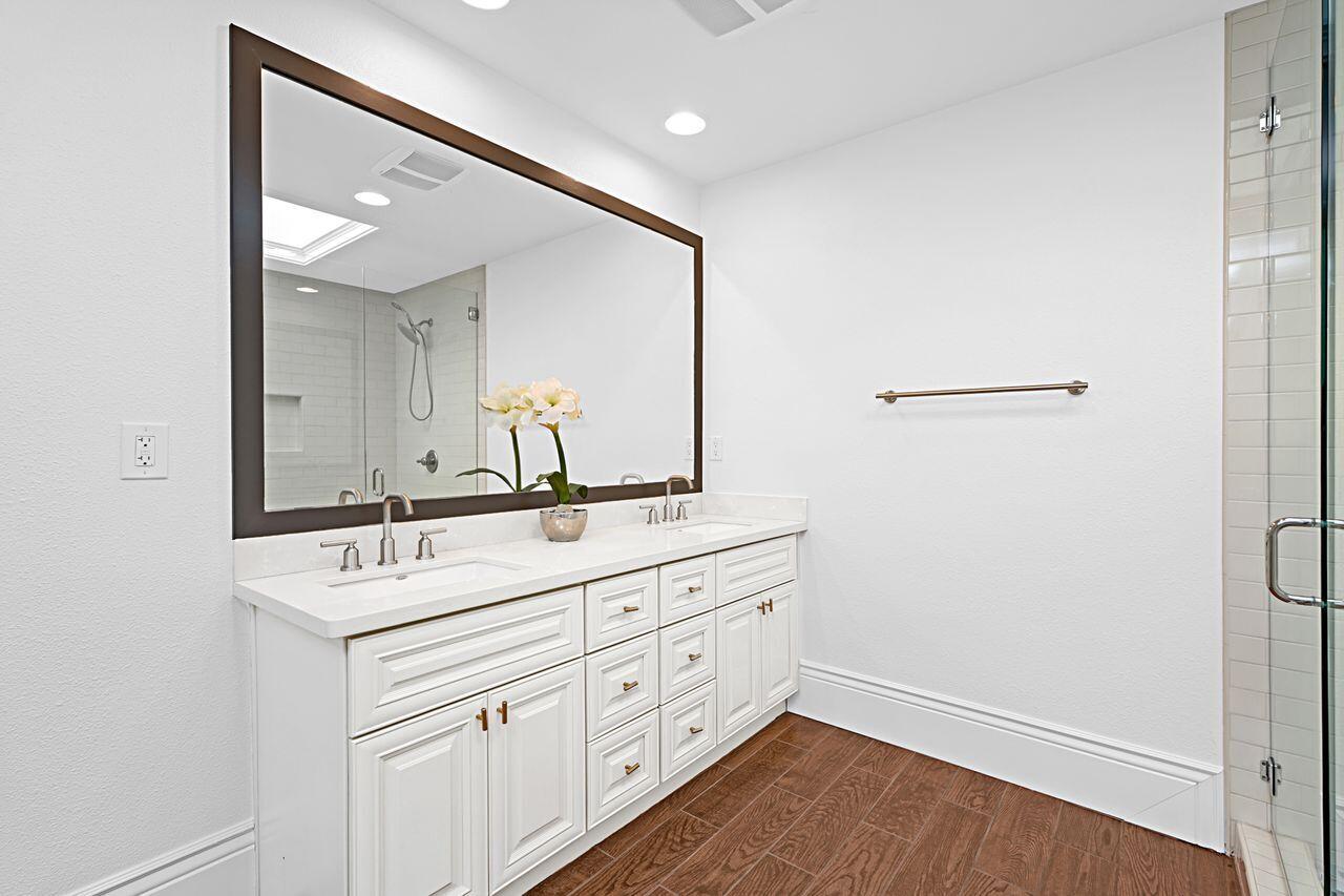 26 Princeton Drive Rancho Mirage, CA 92270 - Photo 22 of 36 Guest Bathroom