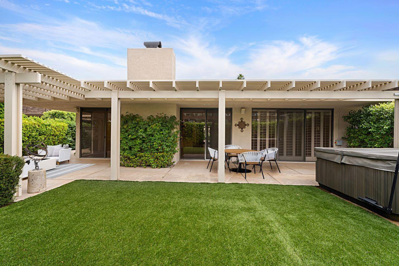 26 Princeton Drive Rancho Mirage, CA 92270 - Photo 27 of 36 Large Private Backyard