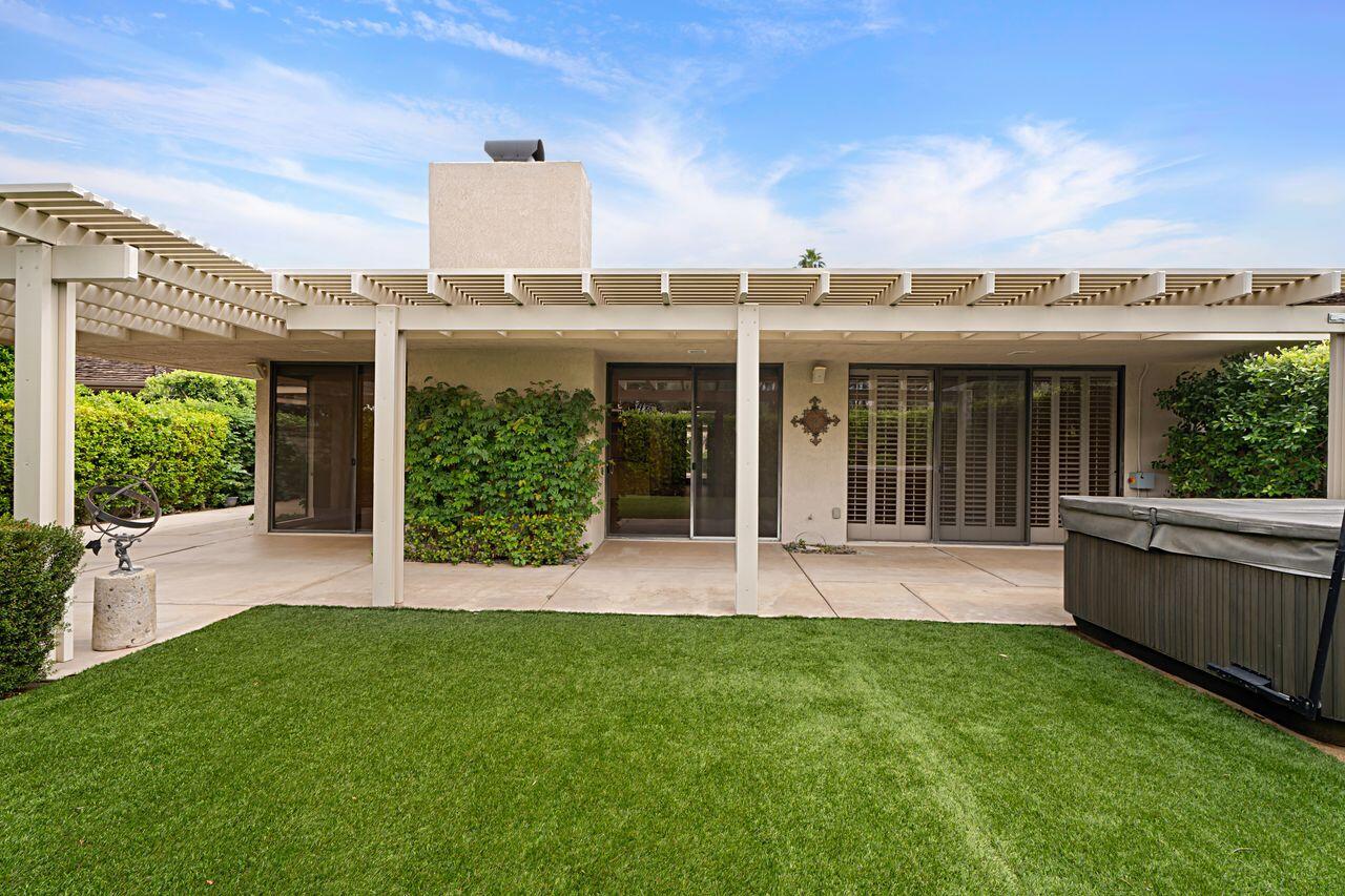 26 Princeton Drive Rancho Mirage, CA 92270 - Photo 28 of 36 Large Private Backyard