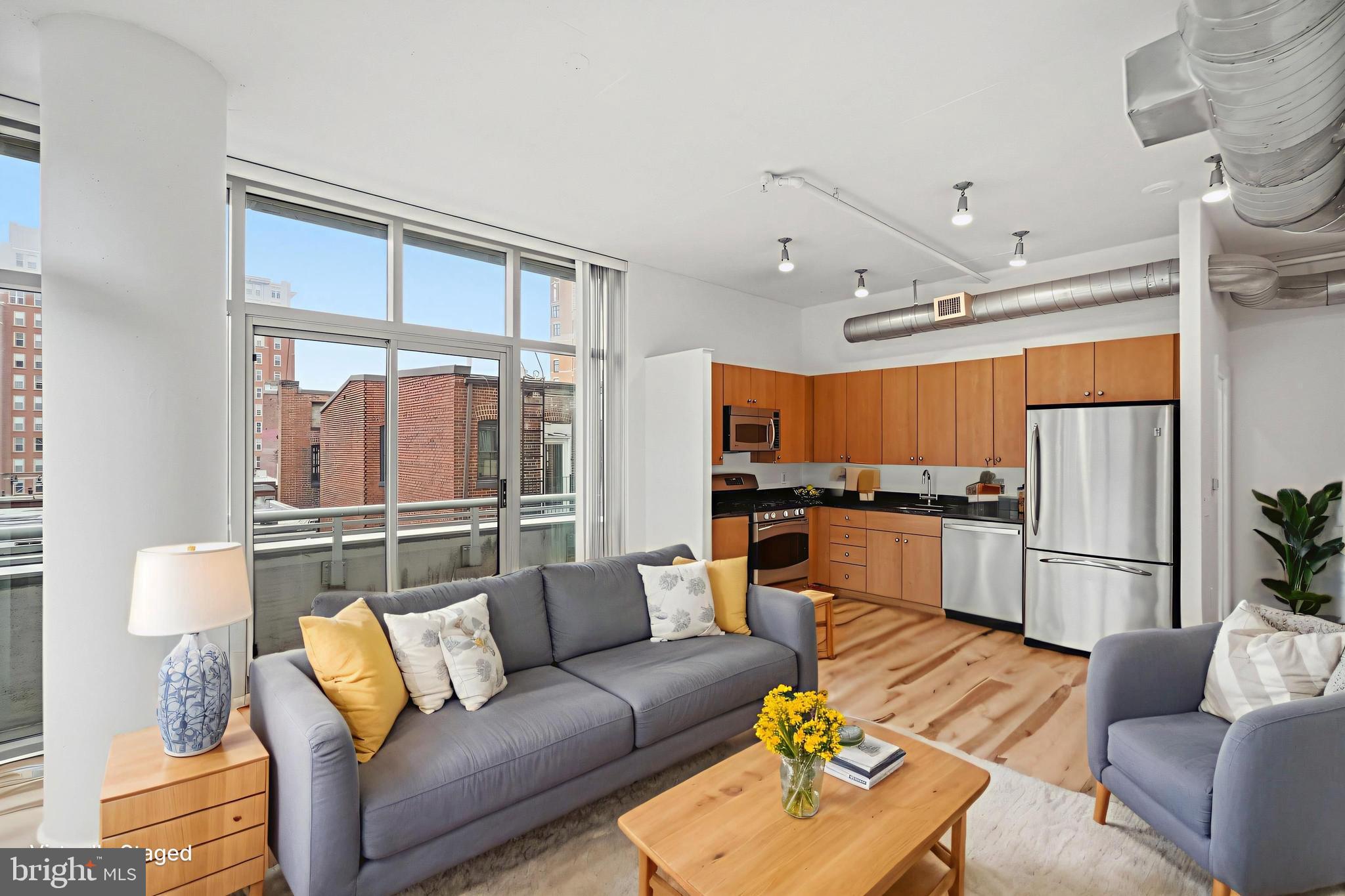 811 4th Street Northwest, Unit 404 Washington, DC 20001 - Photo 5 of 23 Sun Filled, Open Concept Living