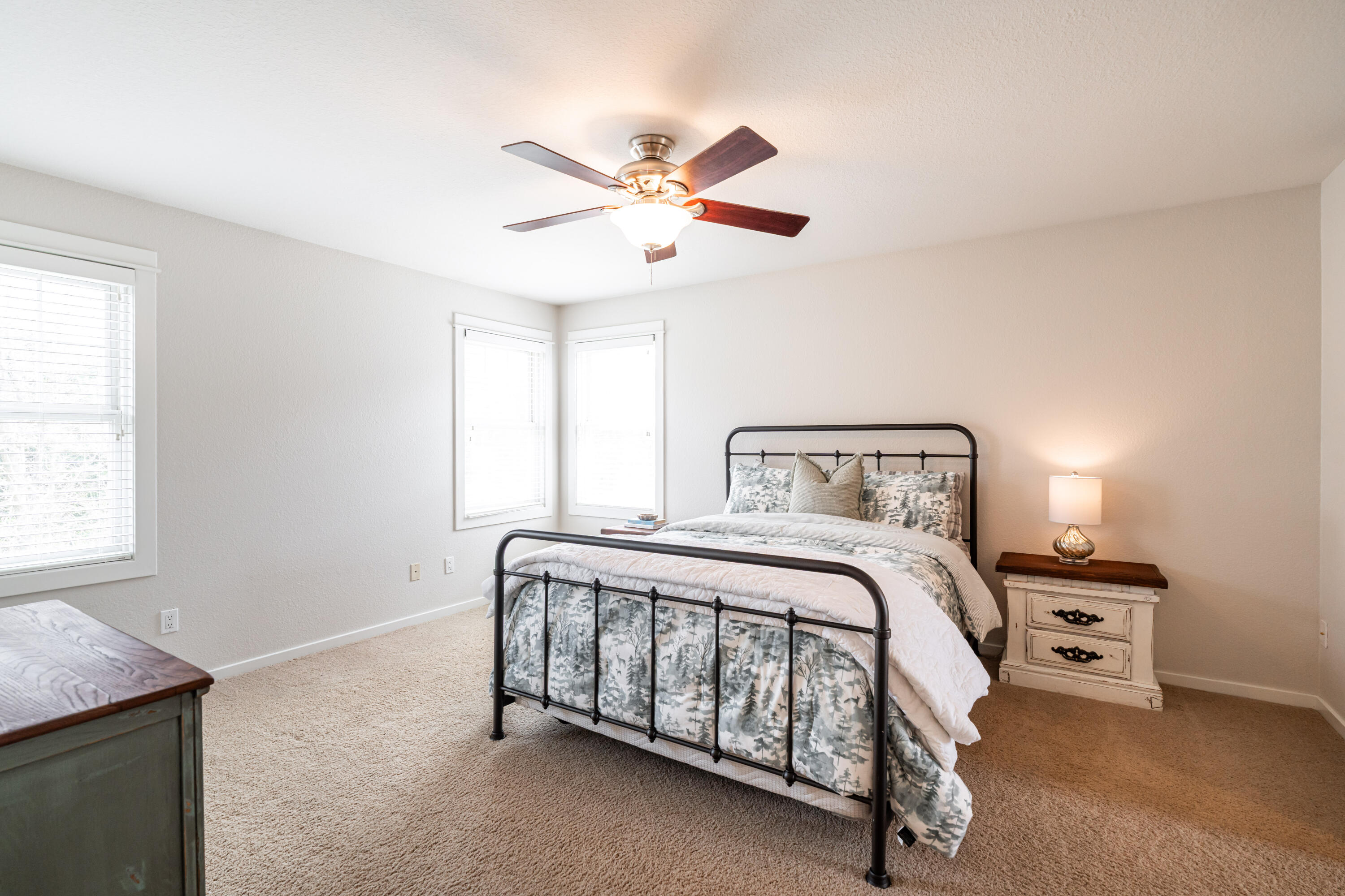 612 Hunter Crossing South Slinger, WI 53086 - Photo 24 of 58 Primary Bedroom
