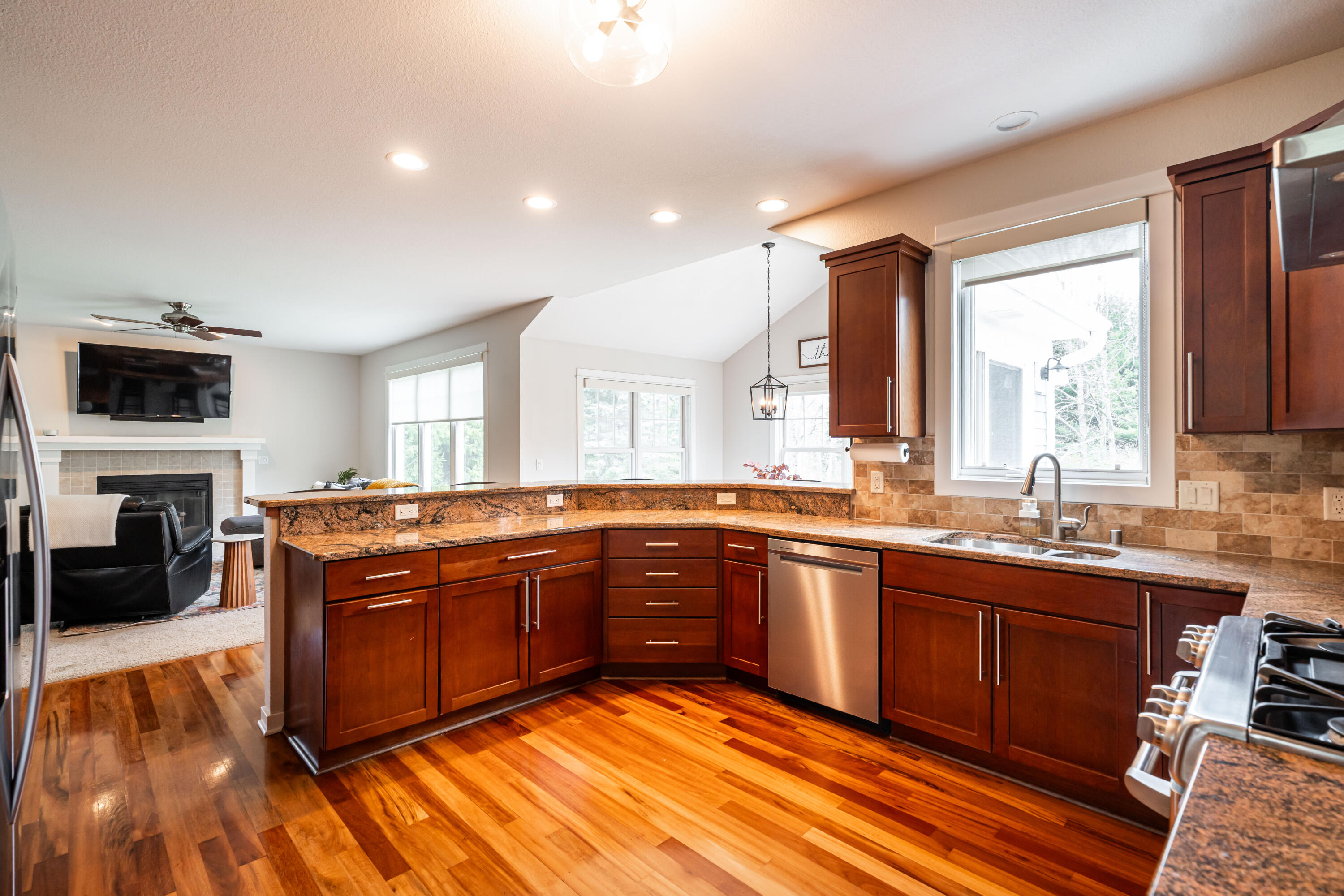 612 Hunter Crossing South Slinger, WI 53086 - Photo 10 of 58 Kitchen Open to Living Room