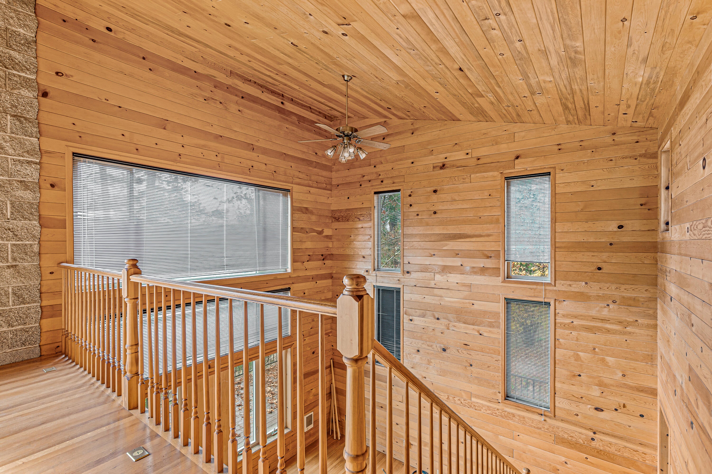 2259 Hugo Road Merlin, OR 97532 - Photo 16 of 31 9R9A6901