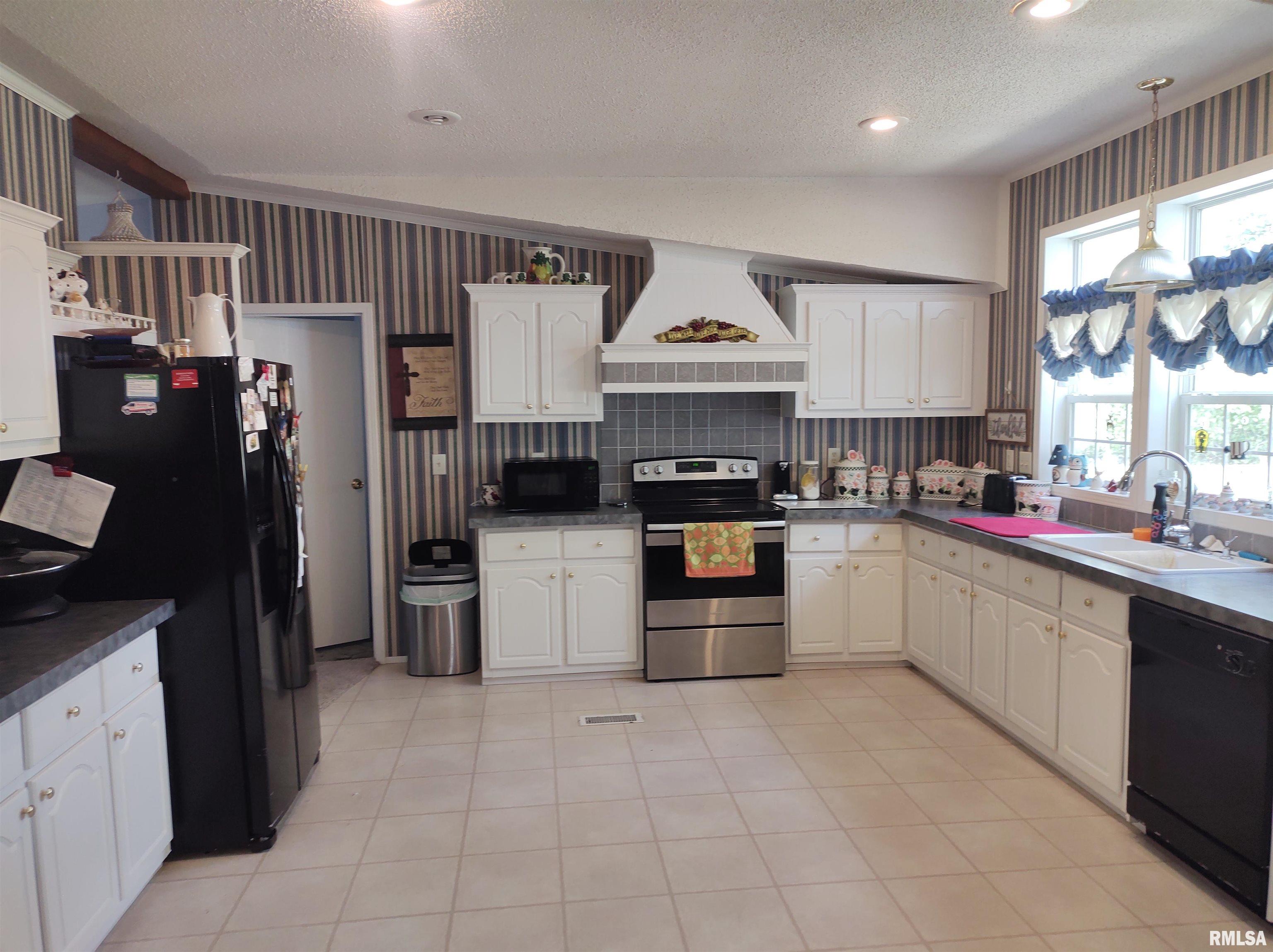 23742 Fitch Road Thompsonville, IL 62890 - Photo 9 of 19