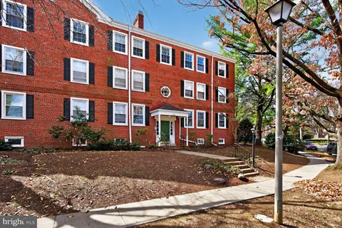 $524,900 | 2932 South Columbus Street, Unit A2, Arlington, VA 22206