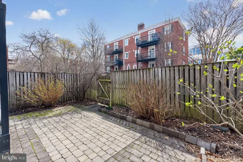 $524,900 | 2932 South Columbus Street, Unit A2, Arlington, VA 22206