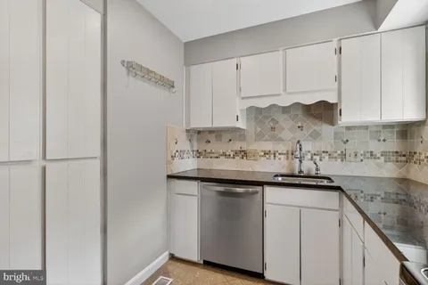 $524,900 | 2932 South Columbus Street, Unit A2, Arlington, VA 22206