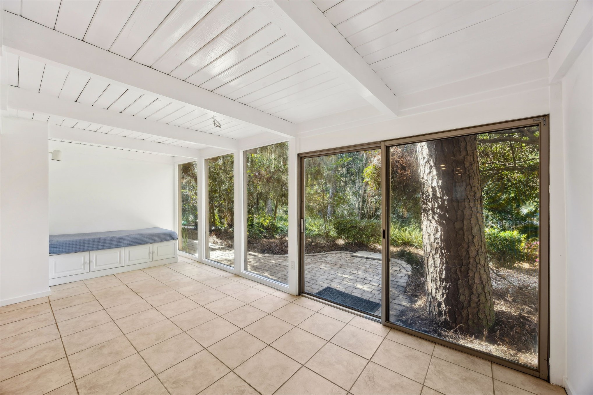 3207 Sea Marsh Road Fernandina Beach, FL 32034 - Photo 8 of 37 a view of an empty room with windows