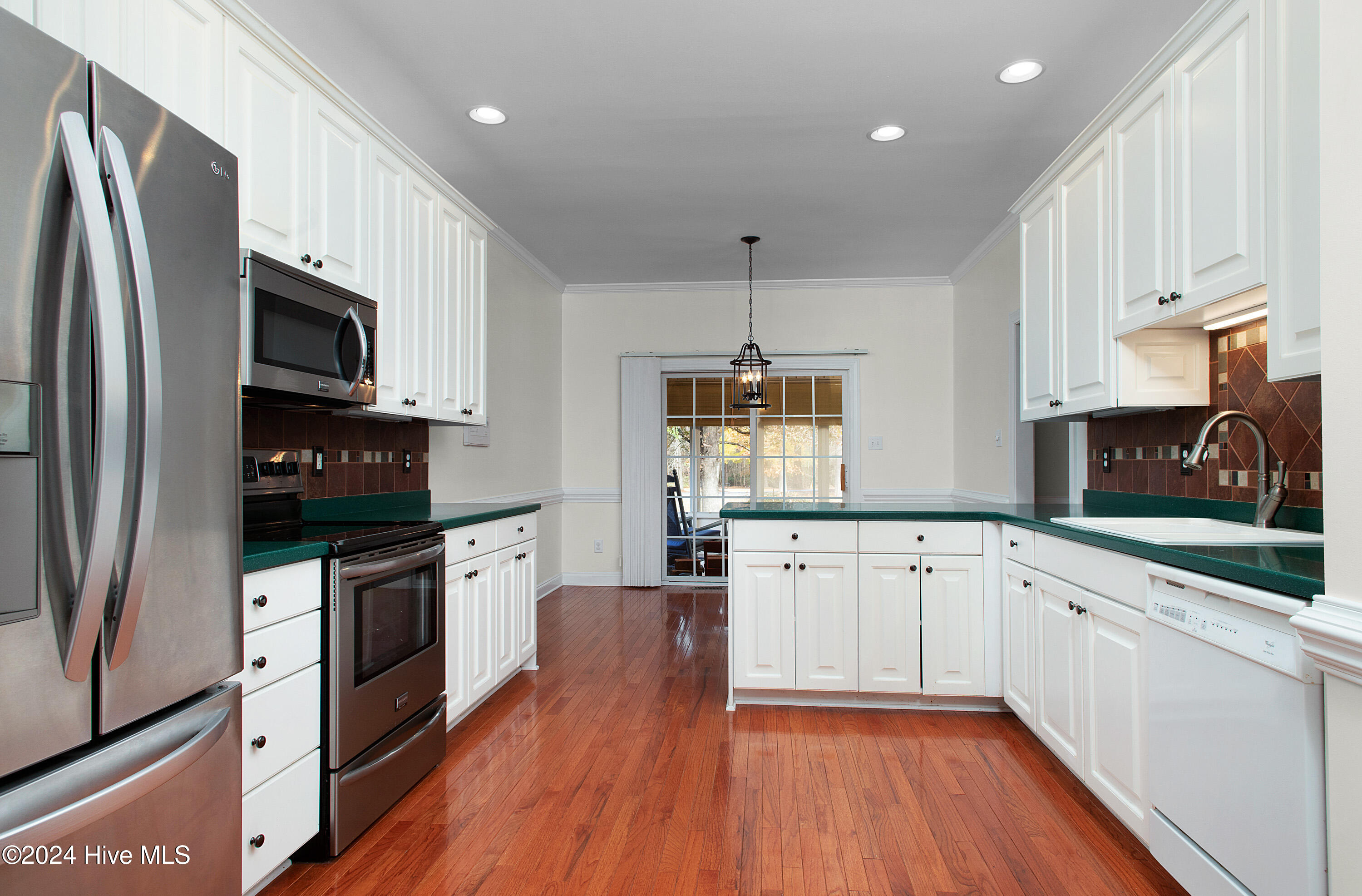 124 Mellen Road New Bern, NC 28562 - Photo 8 of 45 Kitchen