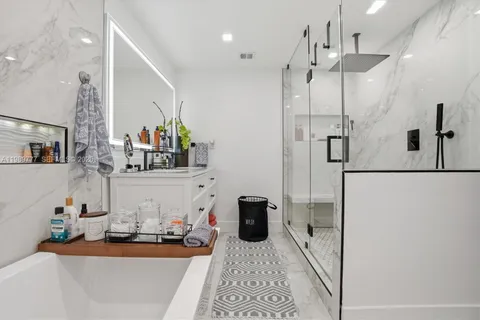 $839,000 | 4000 Northeast 168th Street, Unit 113B, North Miami Beach, FL 33160