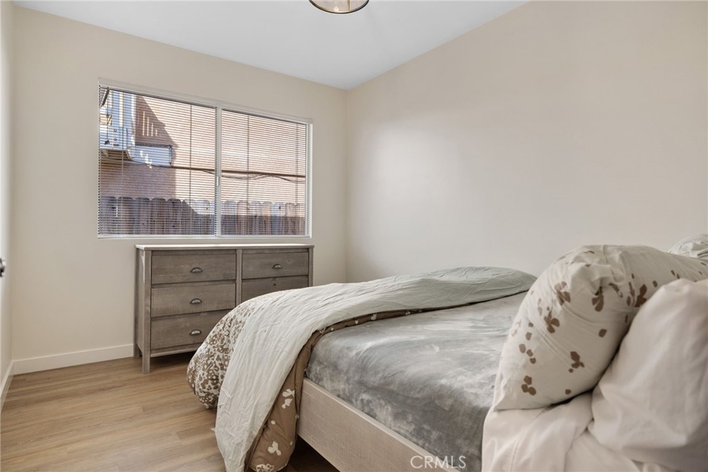 2091 Circle Drive Cayucos, CA 93430 - Photo 17 of 21 a bedroom with a bed and a window