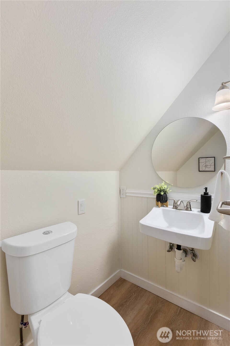 14009 145th Avenue Southeast Renton, WA 98059 - Photo 20 of 31