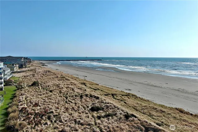 $325,900 | 1317 Ocean Shores Boulevard Southwest, Unit 4, Ocean Shores, WA 98569