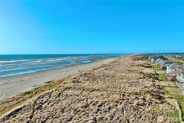 $325,900 | 1317 Ocean Shores Boulevard Southwest, Unit 4, Ocean Shores, WA 98569