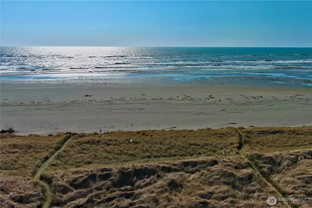 $325,900 | 1317 Ocean Shores Boulevard Southwest, Unit 4, Ocean Shores, WA 98569